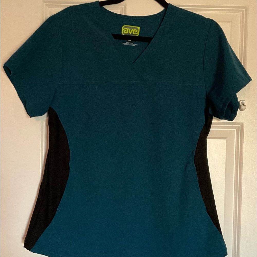 Caribbean Blue (Teal) Scrub Set - California top & Ocean Ave bottoms Size Medium